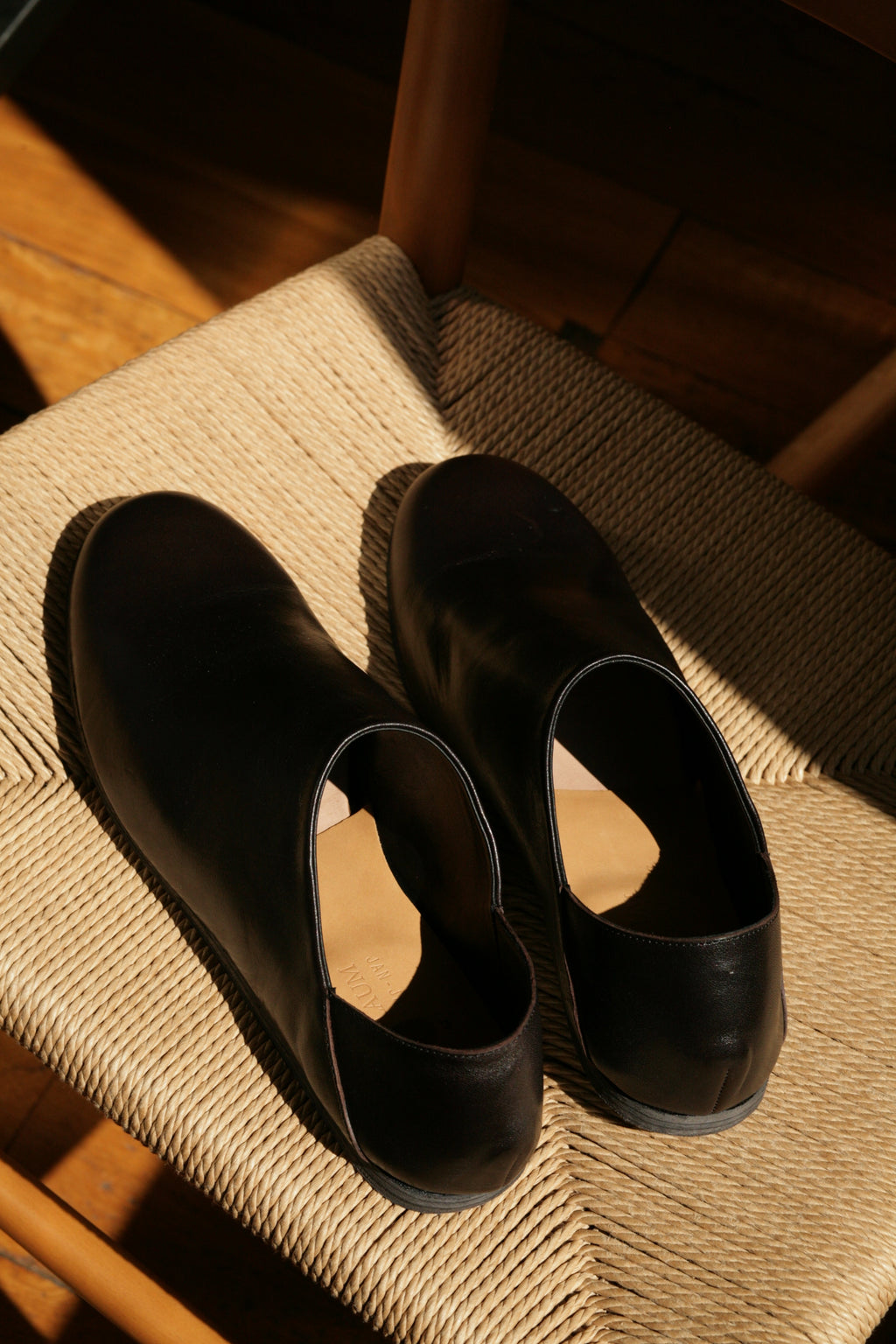 PETROSOLAUM X JAN JAN VAN ESSCHE - Babouche in Brown-Black Shinki-Hikaku Horsehide - Tempo