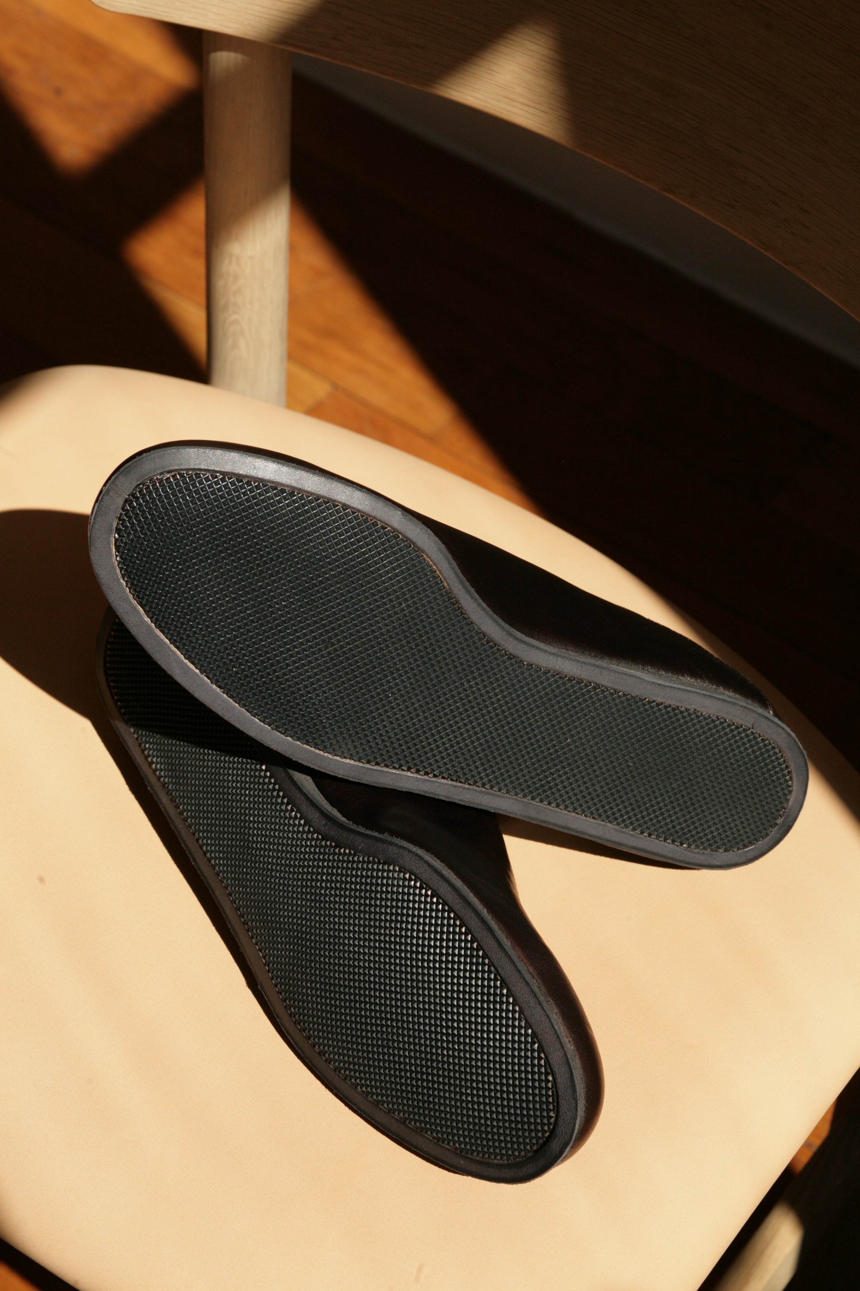 PETROSOLAUM X JAN JAN VAN ESSCHE - Babouche in Brown-Black Shinki-Hikaku Horsehide - Tempo