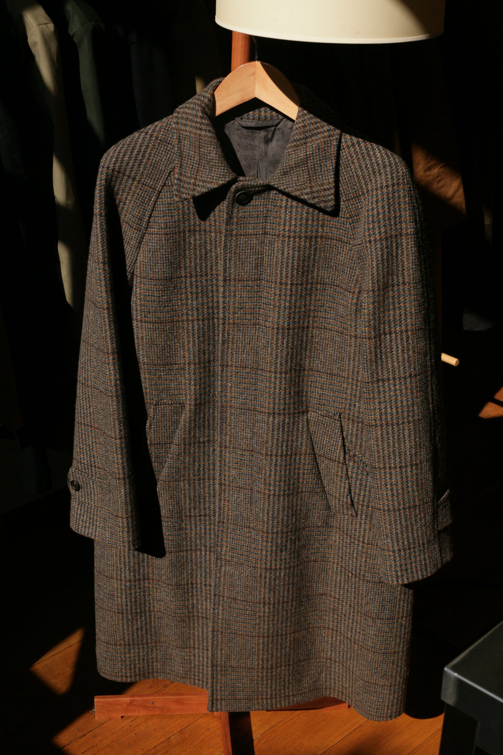 JOHNSTONS OF ELGIN - ‘The Balmacaan’ Lambswool Coat in Bracken - Tempo