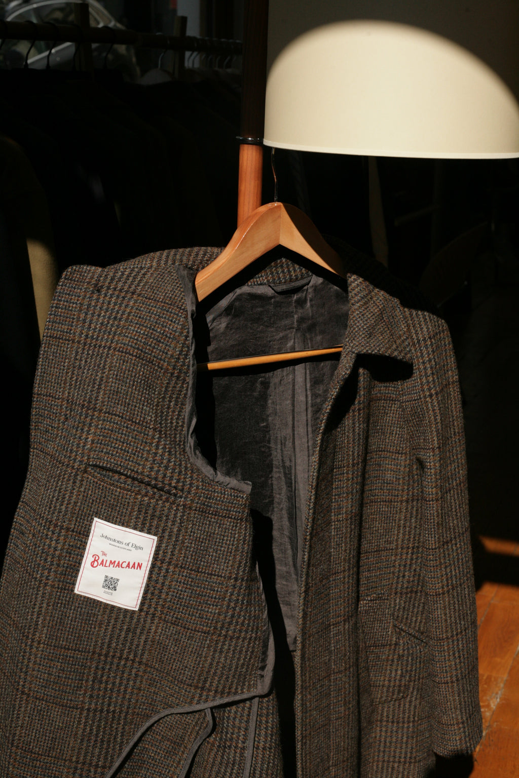 JOHNSTONS OF ELGIN - ‘The Balmacaan’ Lambswool Coat in Bracken - Tempo