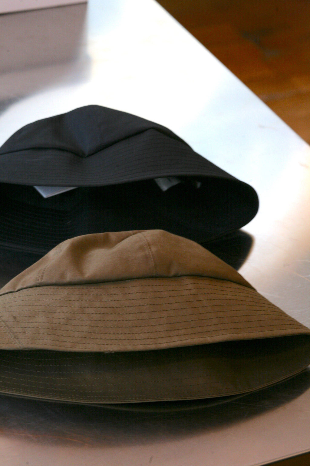 MACKINTOSH X STUDIO NICHOLSON - Handmade Deveron Rubberized Bonded Cotton Bucket Hat in Black - Tempo