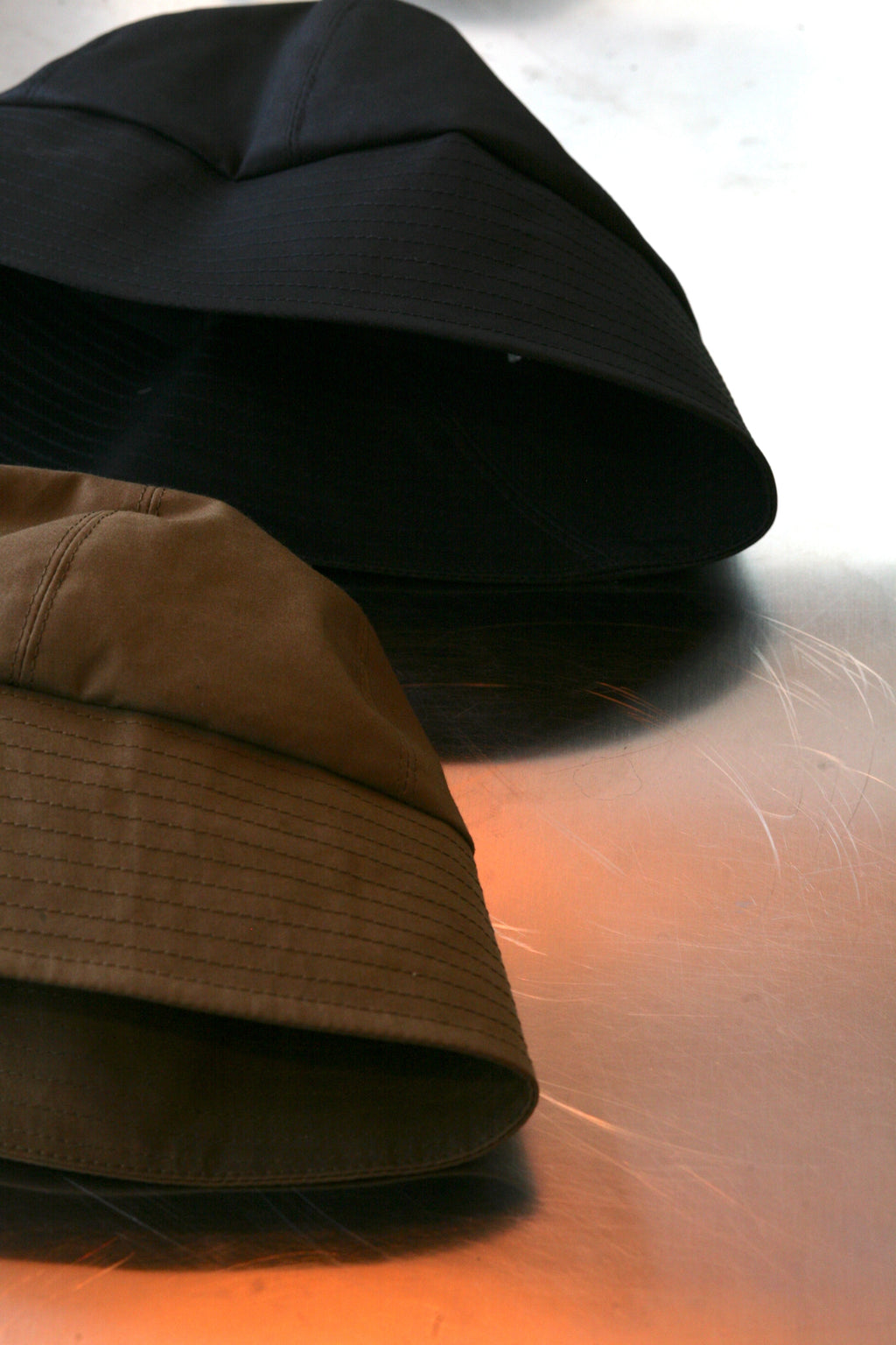 MACKINTOSH X STUDIO NICHOLSON - Handmade Deveron Rubberized Bonded Cotton Bucket Hat in Black - Tempo