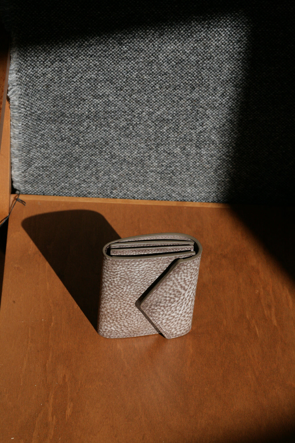 YOKO SAKAMOTO - VEG TANNED LEATHER WALLET BROWN - LA PERLA AZZURRA TANNERY - Tempo