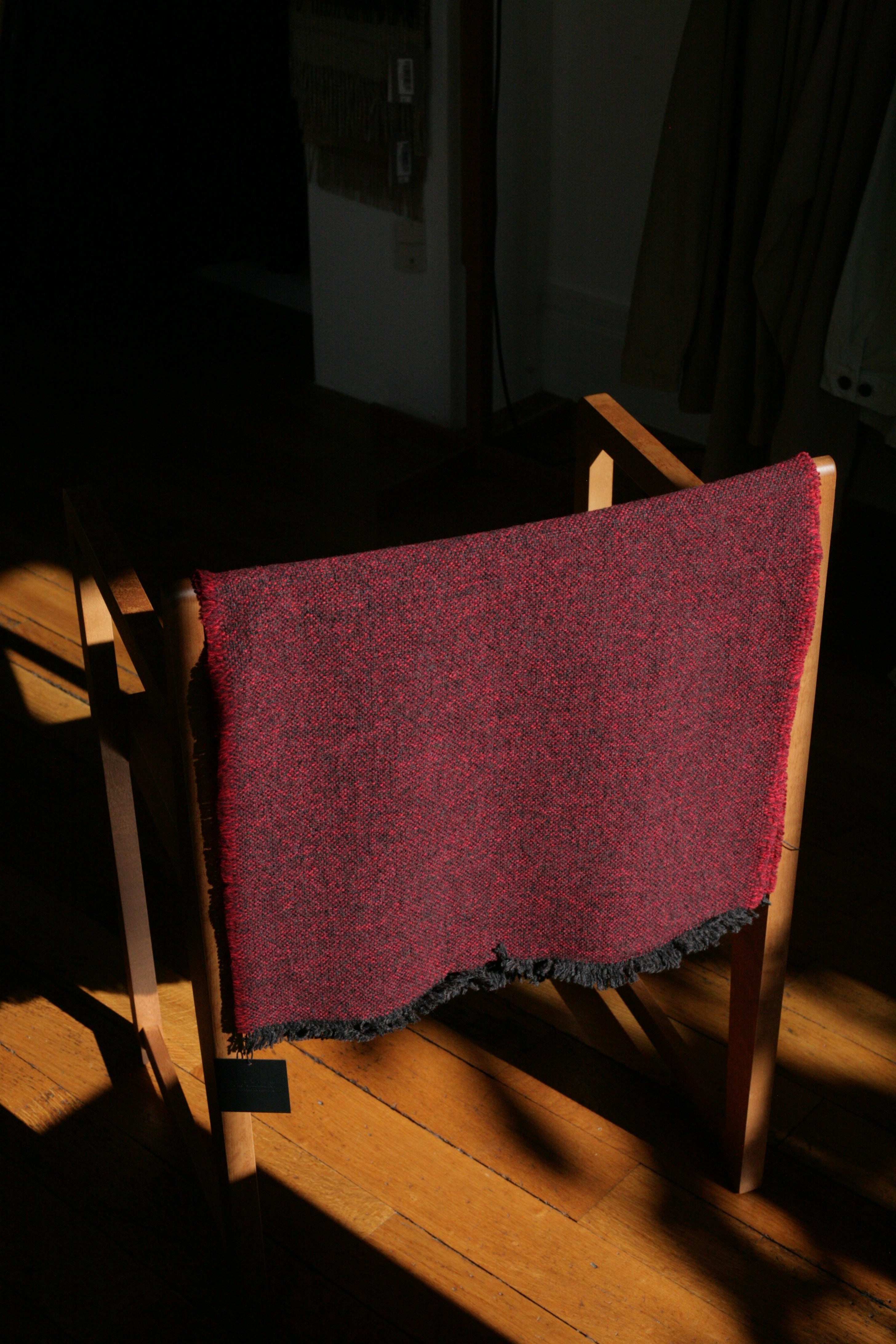 YOKO SAKAMOTO - WOOL LONG SCARF IN RED - Tempo