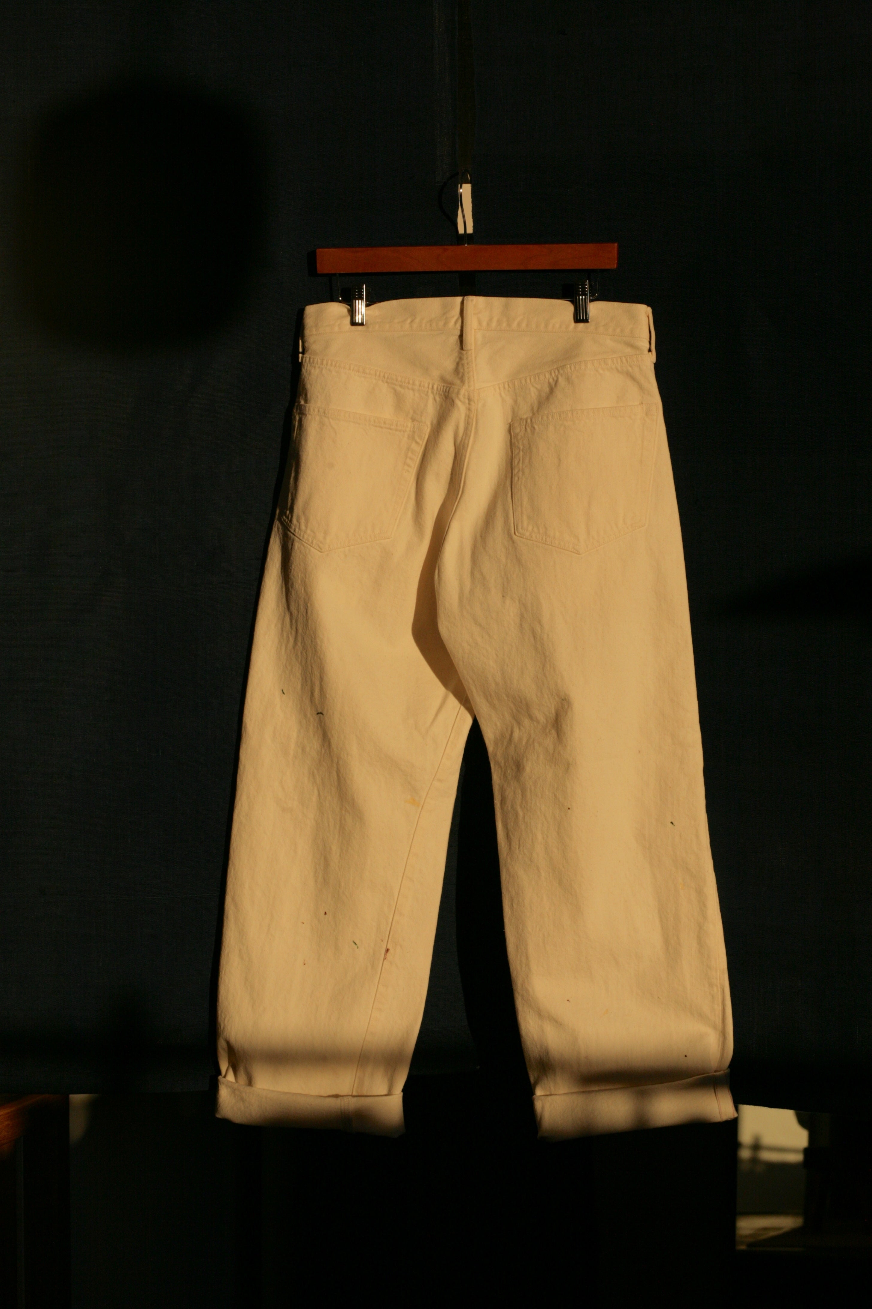 YOKO SAKAMOTO - 5 POCKET STRAIGHT SELVEDGE PANTS - FADE WHITE (PAINT STAINS) - Tempo