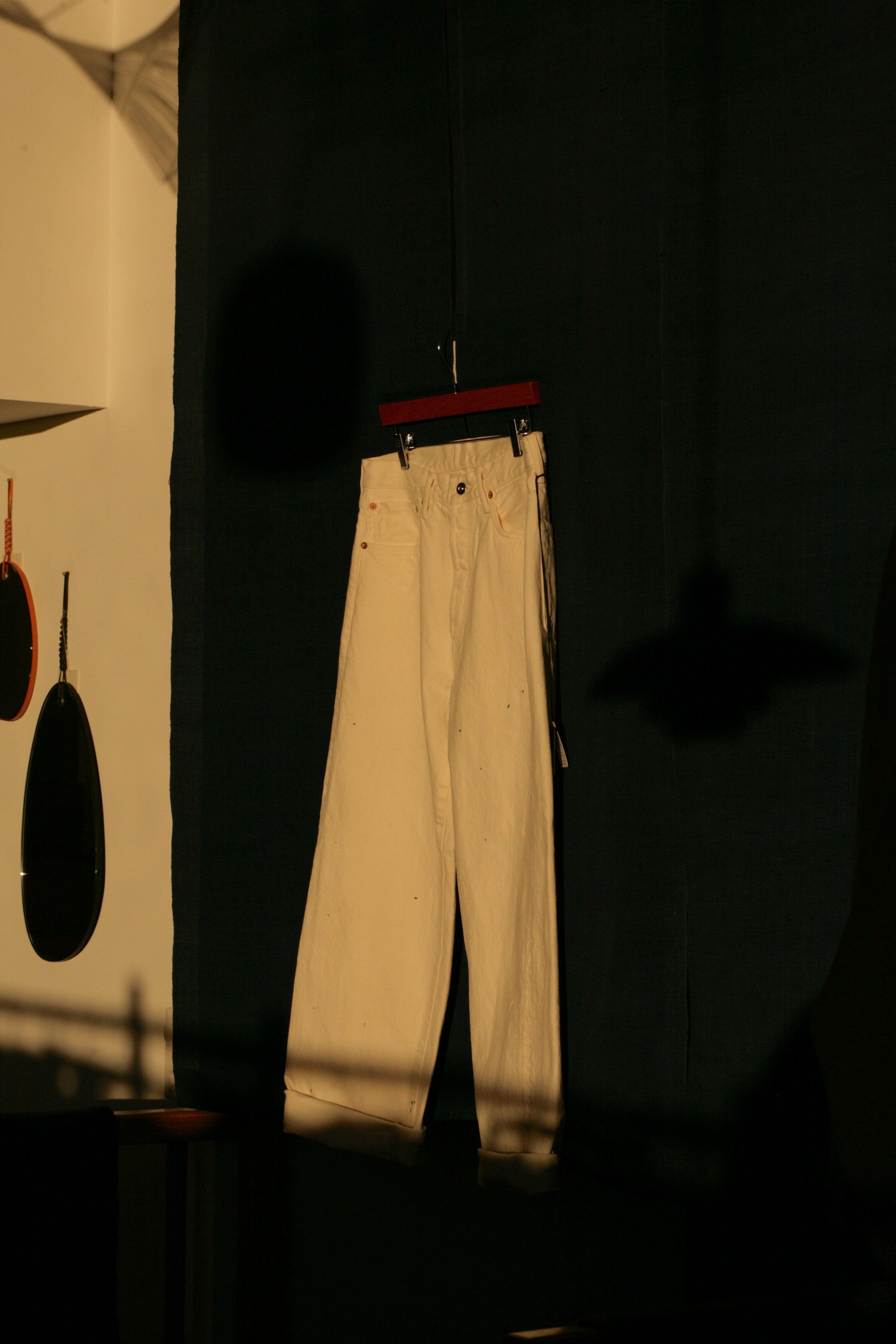 YOKO SAKAMOTO - 5 POCKET STRAIGHT SELVEDGE PANTS - FADE WHITE (PAINT STAINS) - Tempo