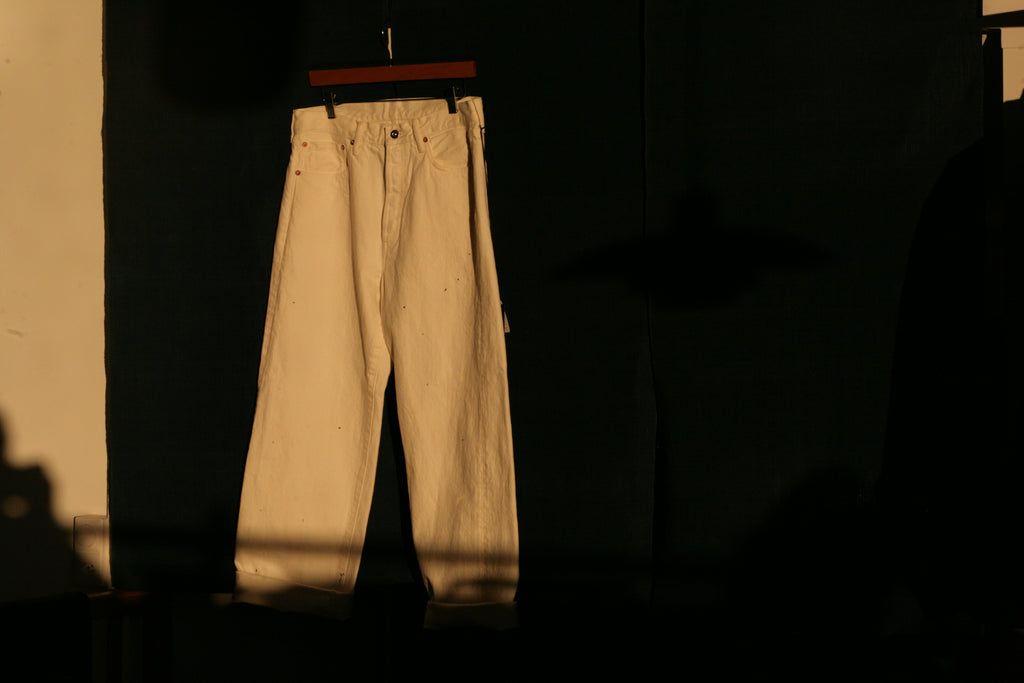 YOKO SAKAMOTO - 5 POCKET STRAIGHT SELVEDGE PANTS - FADE WHITE (PAINT STAINS) - Tempo