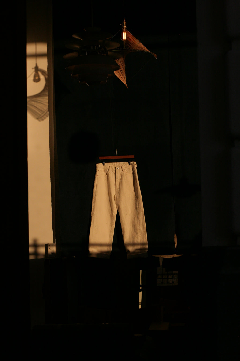 YOKO SAKAMOTO - 5 POCKET STRAIGHT SELVEDGE PANTS - FADE WHITE (PAINT STAINS) - Tempo