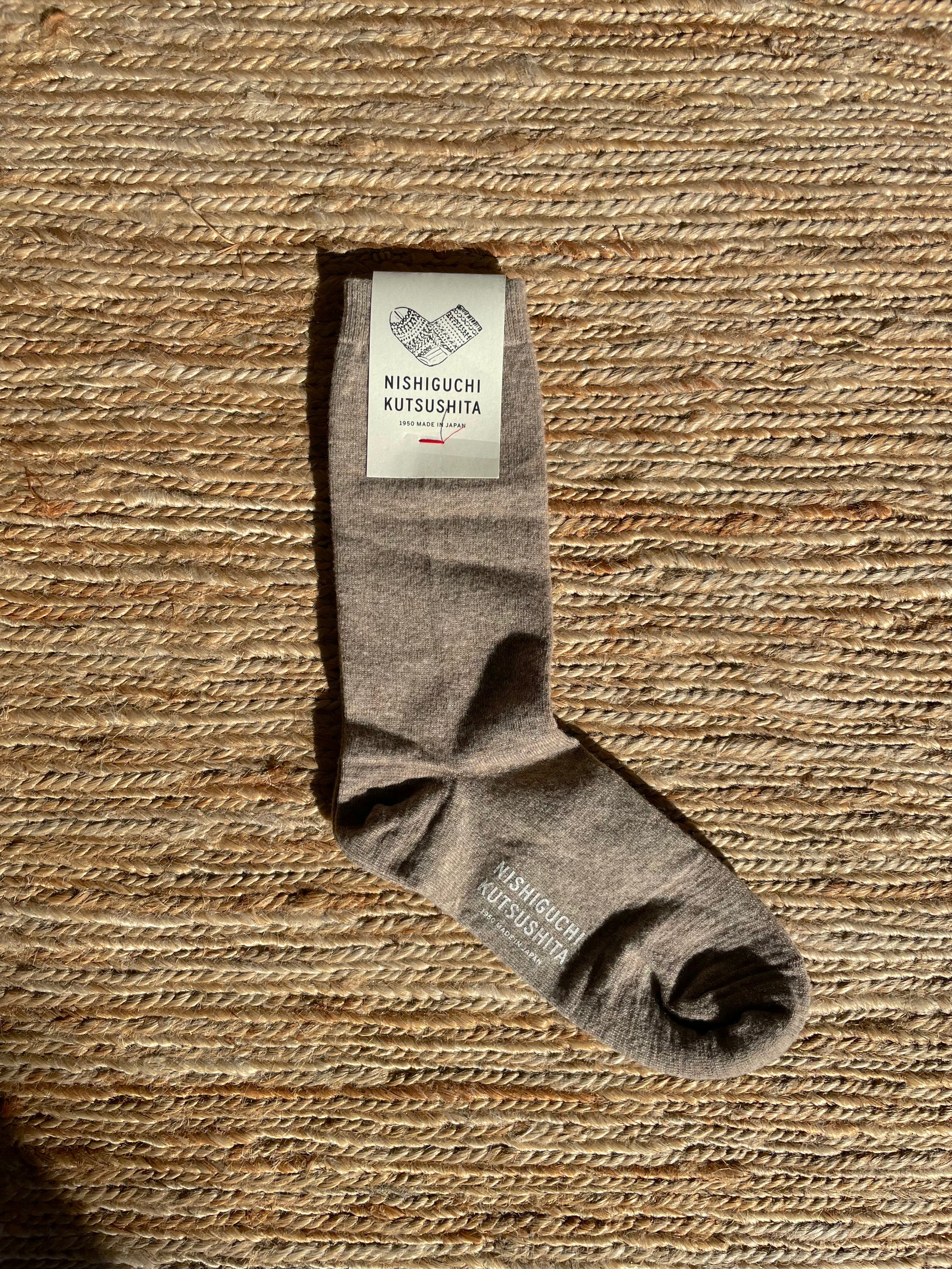 Nishiguchi Kutsushita - Cashmere Wool Socks in Beige - Woman - Tempo