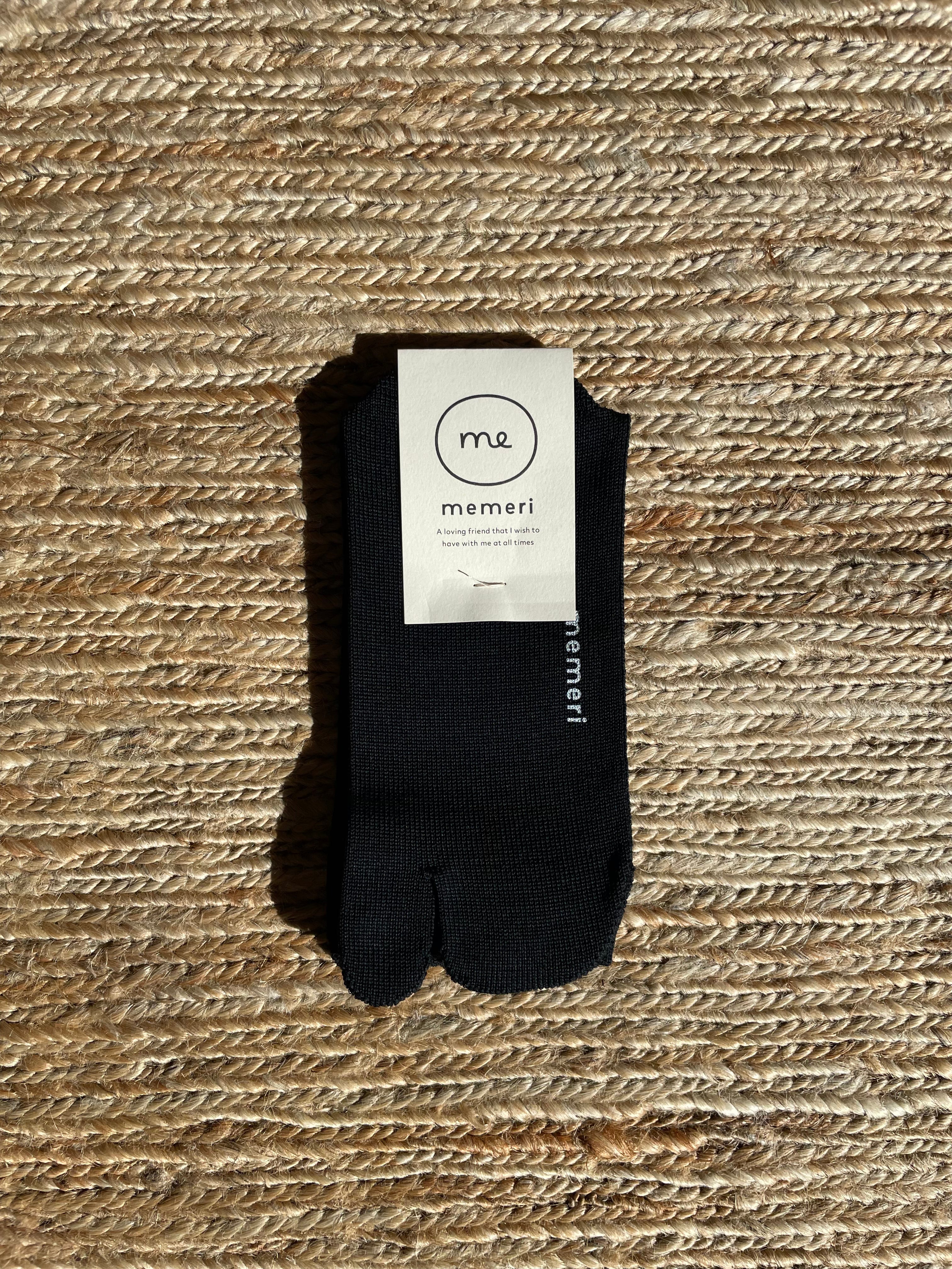 Giza Cotton Tabi Socks in Black