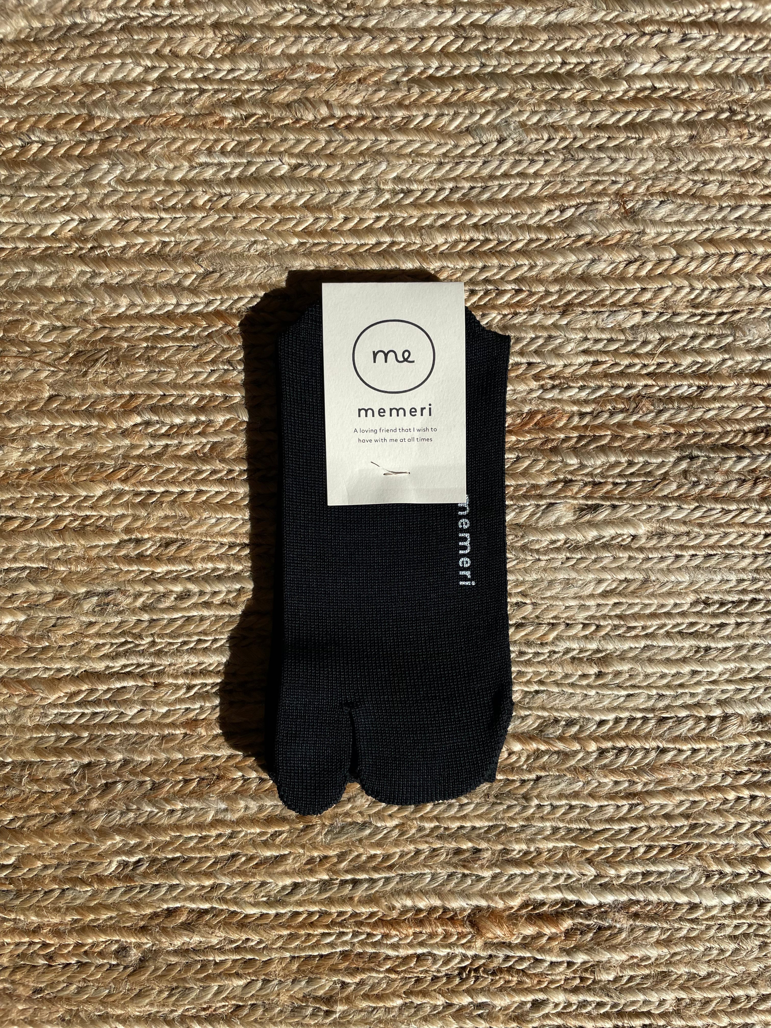 MEMERI - Giza Cotton Tabi Socks in Black - Tempo