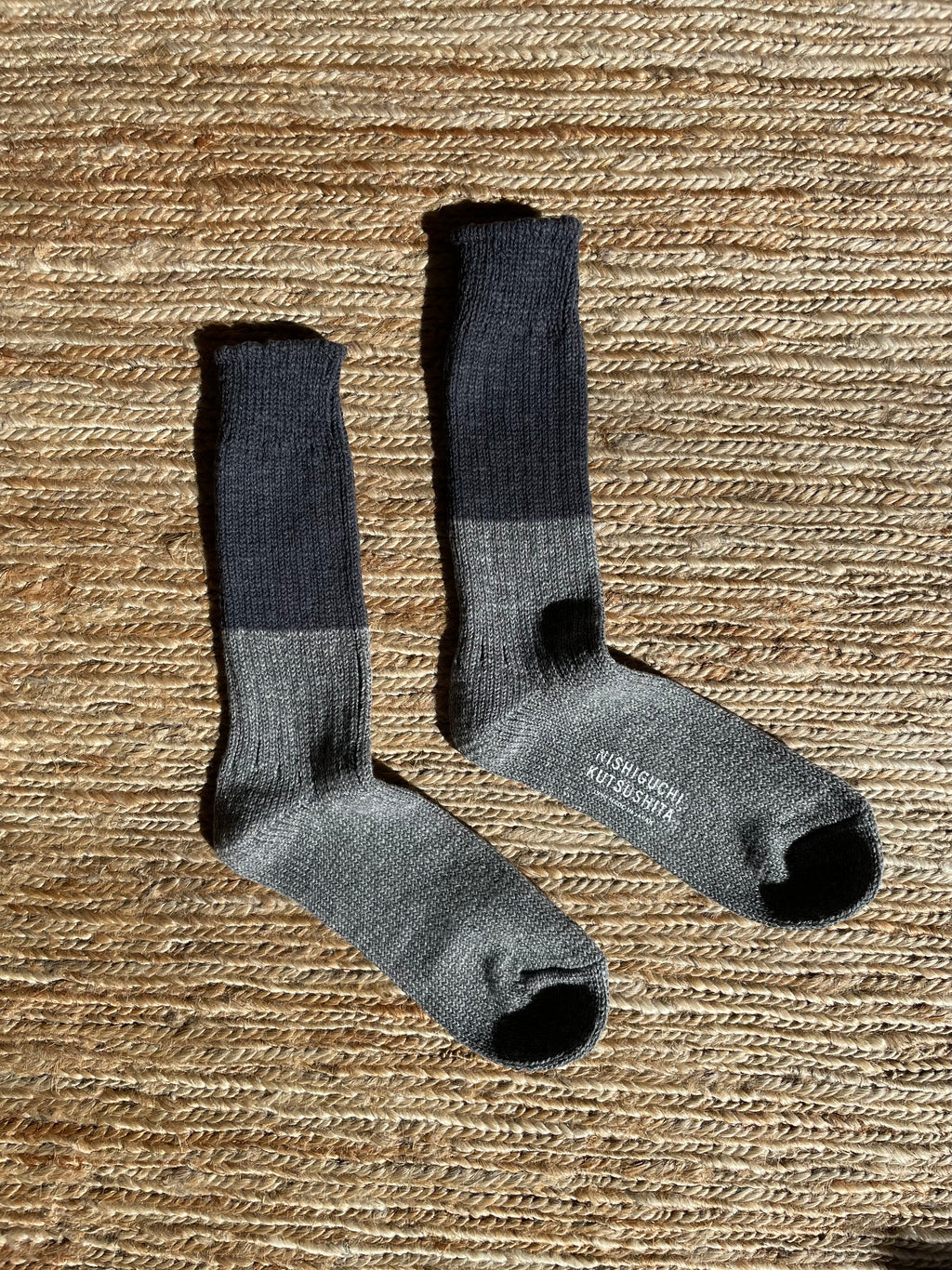 Socken aus Woll- und Baumwollmischung in Anthrazit 