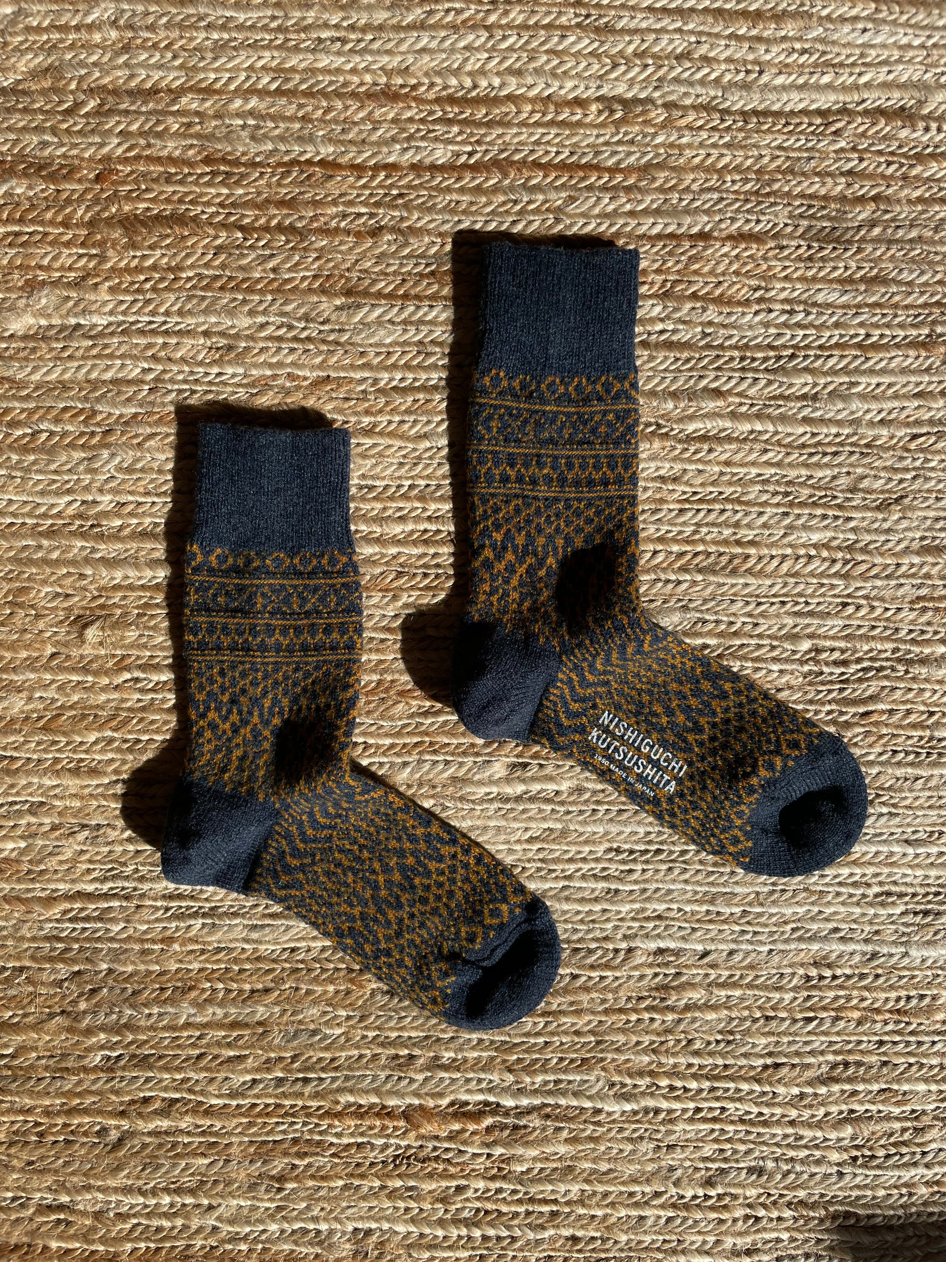Nishiguchi Kutsushita - Wool Jacquard Socks in Navy x Gold - Tempo