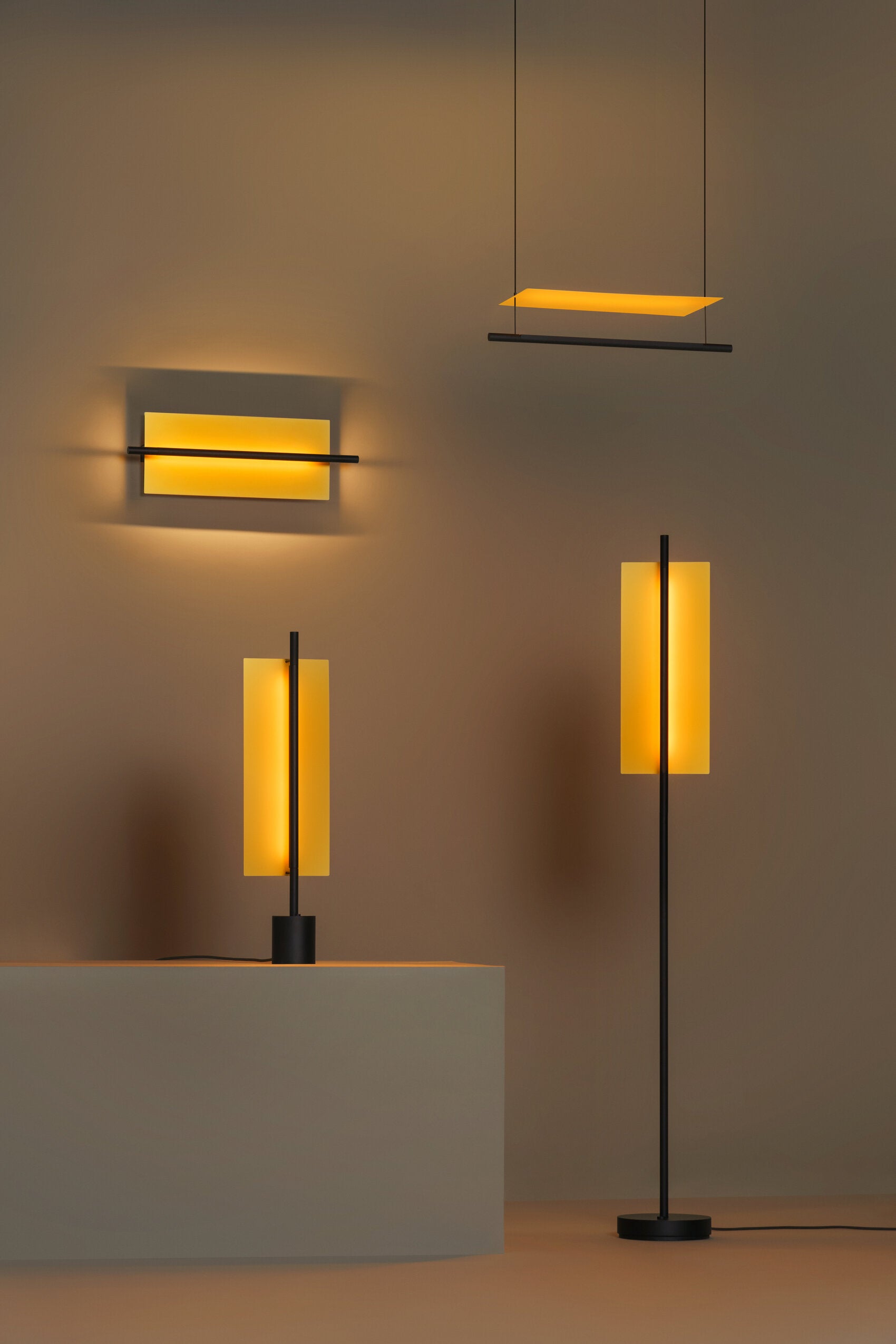 Lámina Dorada 45 Anodized Aluminium with Matte Gold Pendant Lamp - Tempo