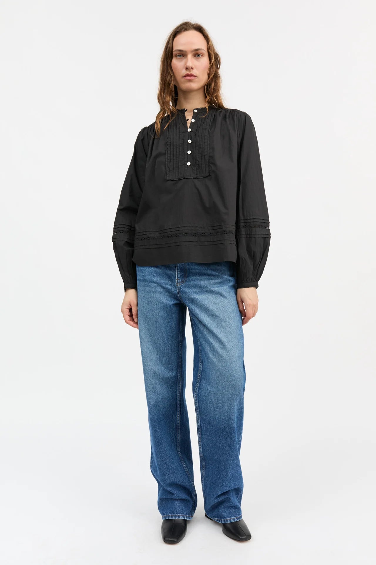 SKALL STUDIO - Leaf Organic Cotton Shirt in Black - Tempo