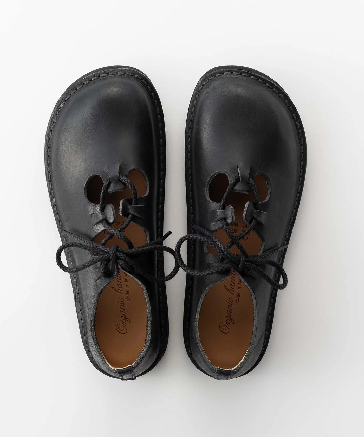 ORGANIC HANDLOOM - Coalport in Oiled Pull-Up Leather - Black - Tempo