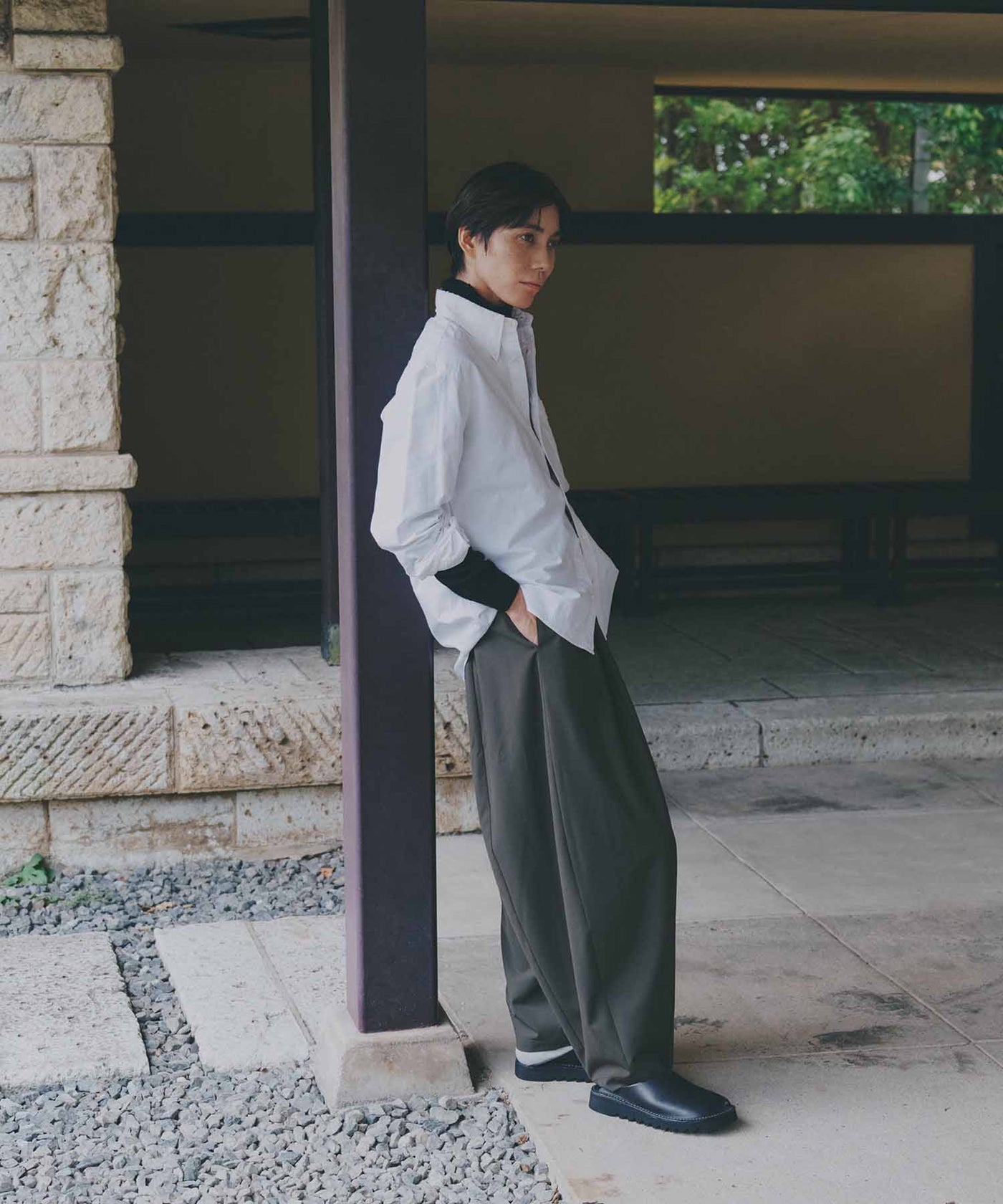 Delft in Oil Black Pull-Up Leather