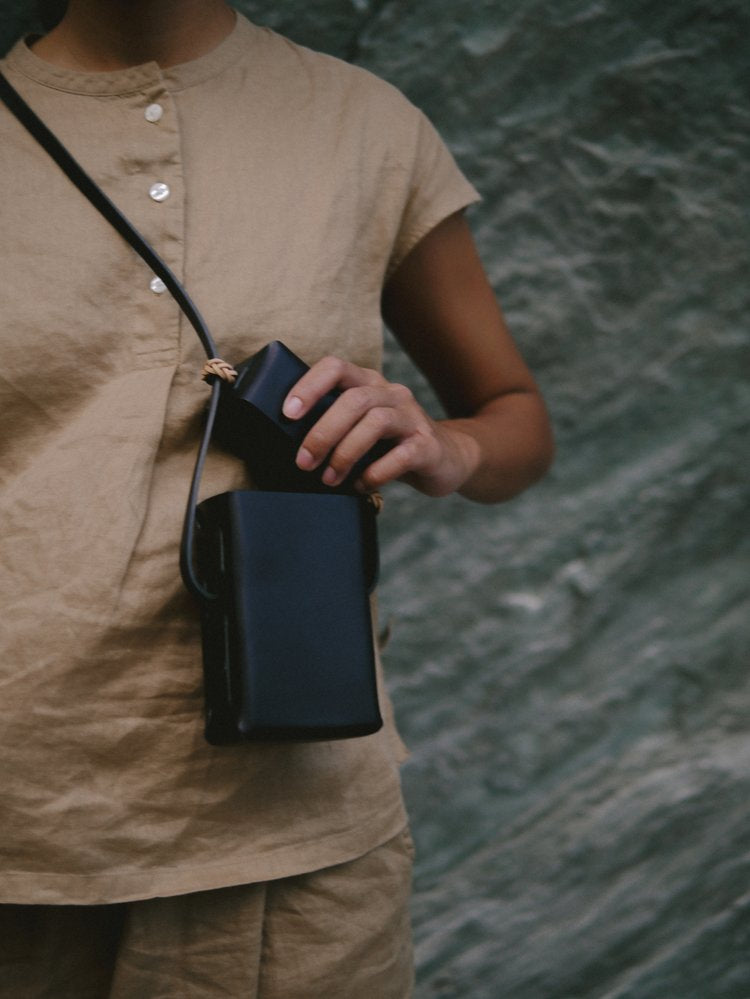 Woven Camera Pouch in All Black - Tempo