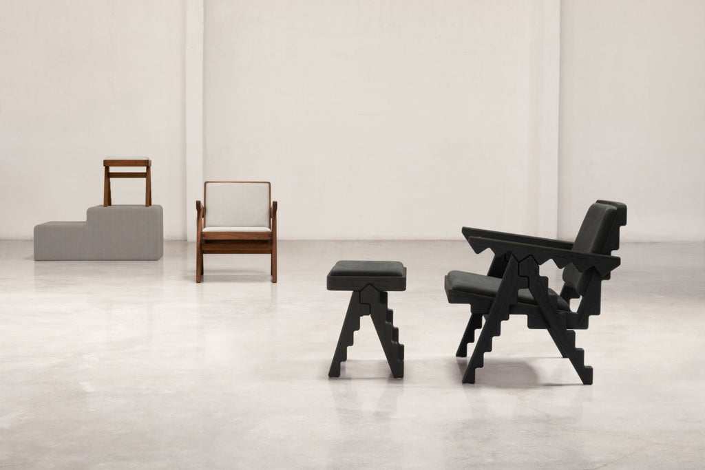 PHANTOM HANDS - Crocodile Chair / Black Finish - Tempo