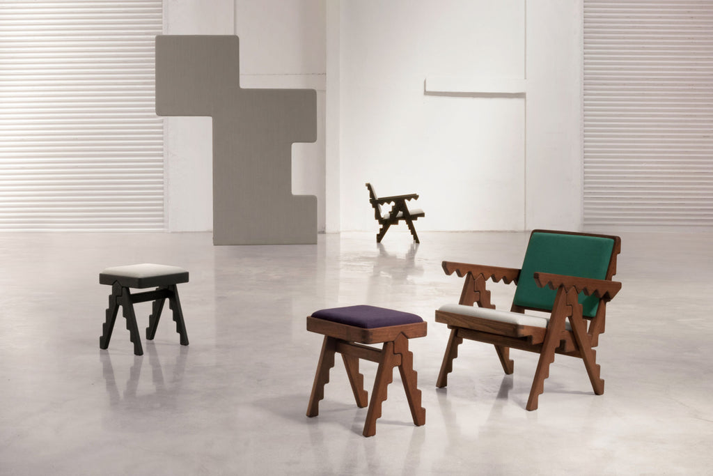 PHANTOM HANDS - Crocodile Chair / Black Finish - Tempo