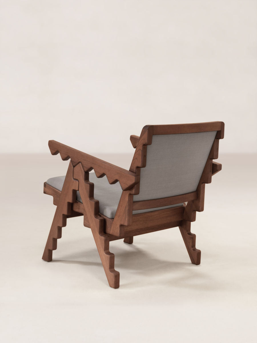 PHANTOM HANDS - Crocodile Chair / Dark Teak Finish - Tempo