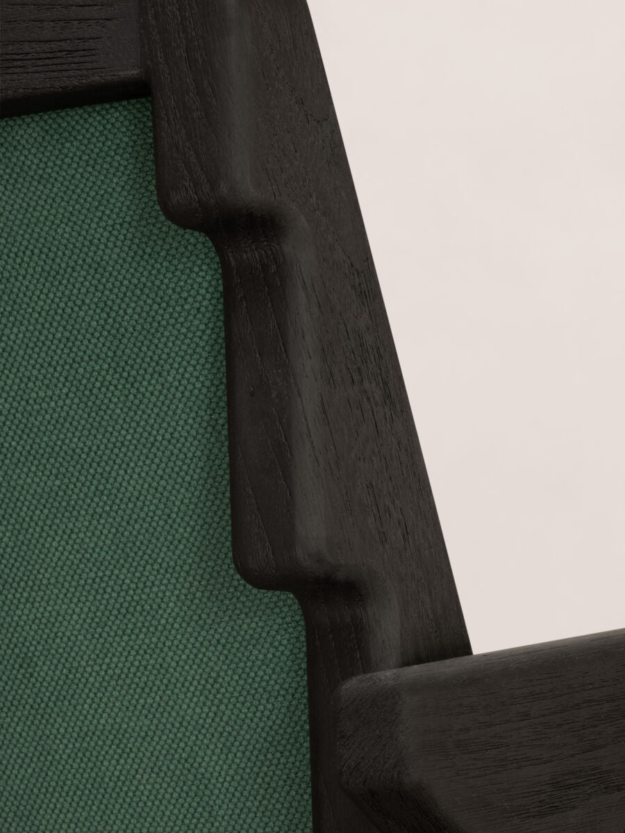 PHANTOM HANDS - Crocodile Chair / Black Finish - Tempo