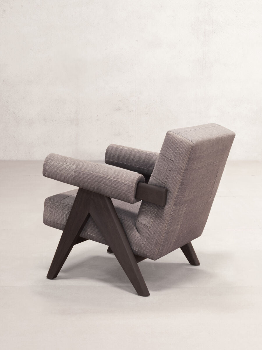 Upholstered Easy Armchair/ KeSa Ragi