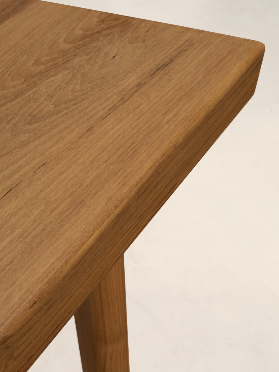 PHANTOM HANDS - Square Table - Tempo