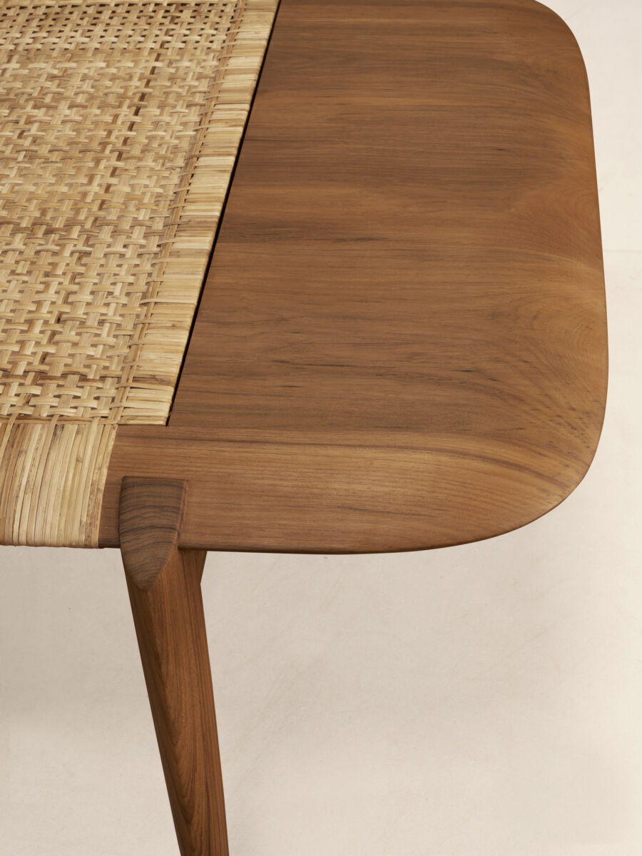 PHANTOM HANDS - Tangāli Day Bed - Tempo