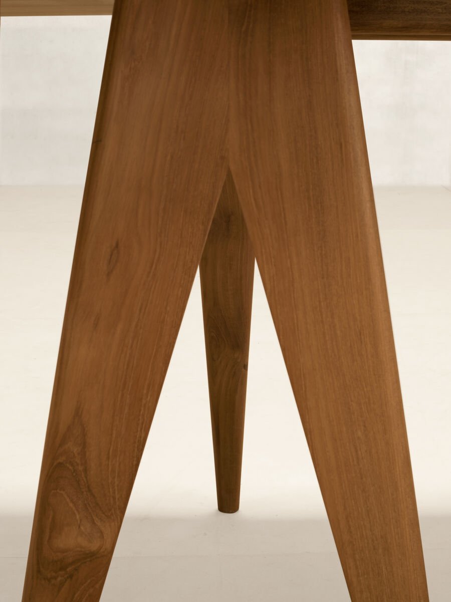 PHANTOM HANDS - x+l 06 Trestle Table - Tempo