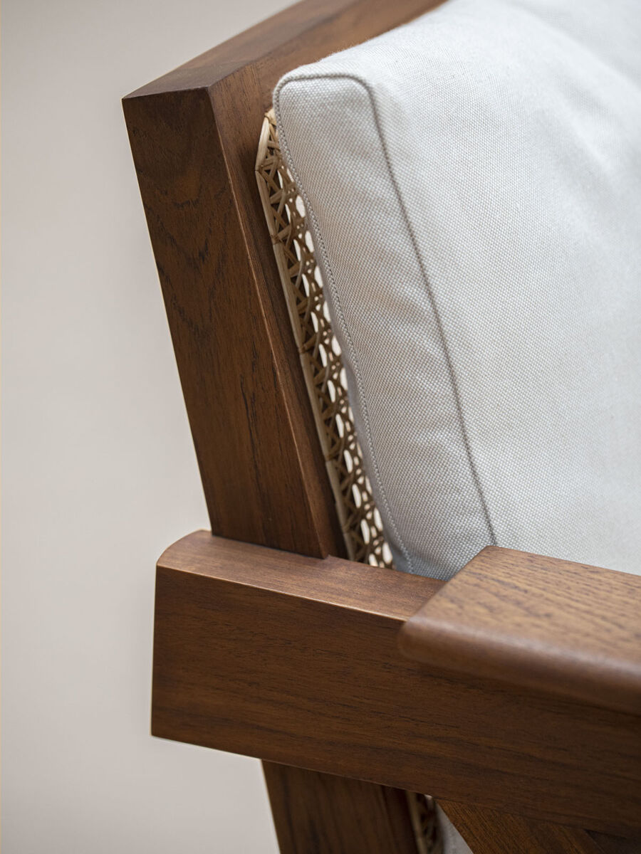 PHANTOM HANDS - AP Lounge Chair - Tempo