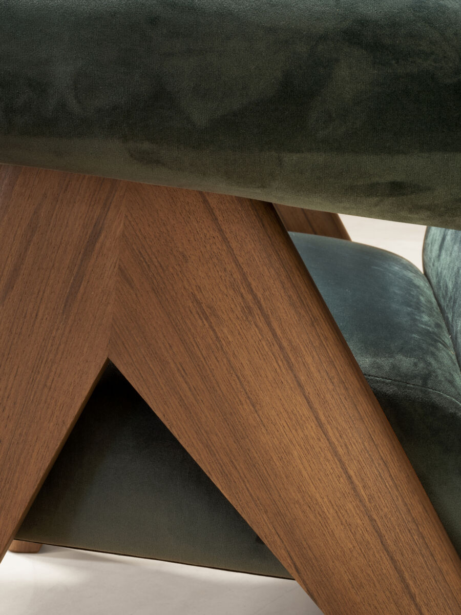 PHANTOM HANDS - Upholstered Easy Armchair/ Velvet Upholstery - Tempo