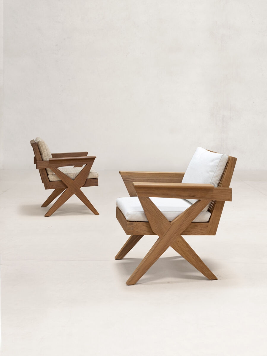 PHANTOM HANDS - AP Lounge Chair - Tempo