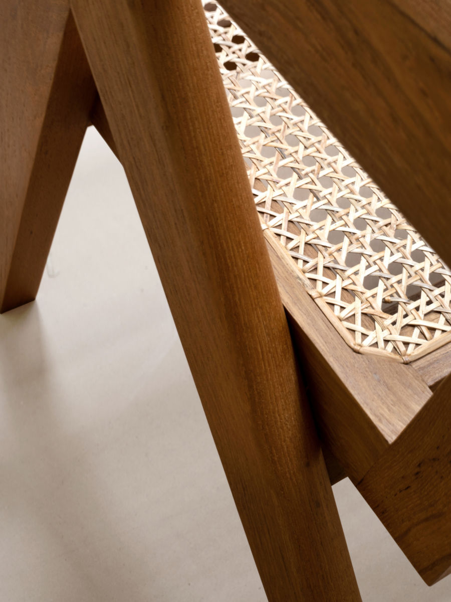 PHANTOM HANDS - Easy Armchair - Tempo