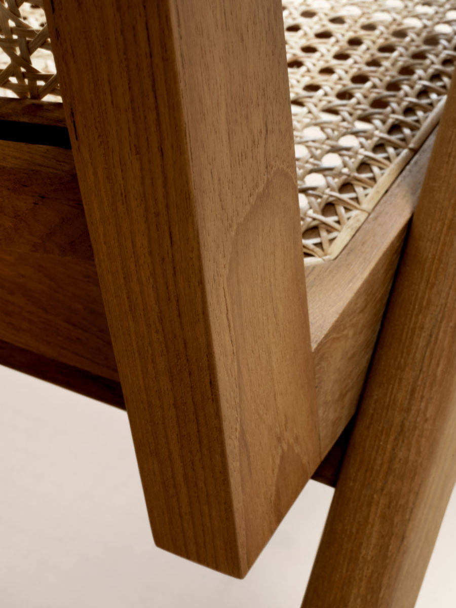 PHANTOM HANDS - Easy Armchair - Tempo