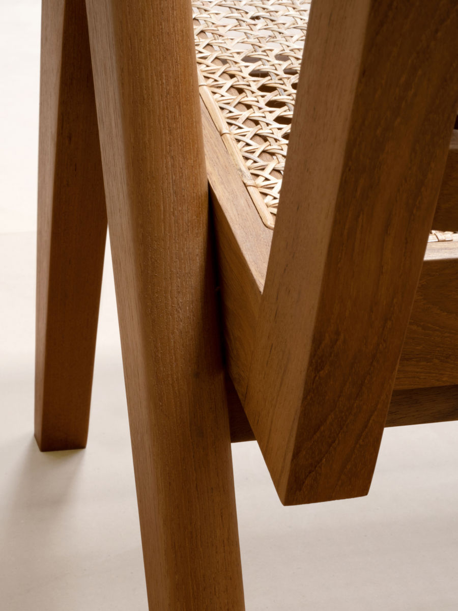 PHANTOM HANDS - Easy Armchair - Tempo