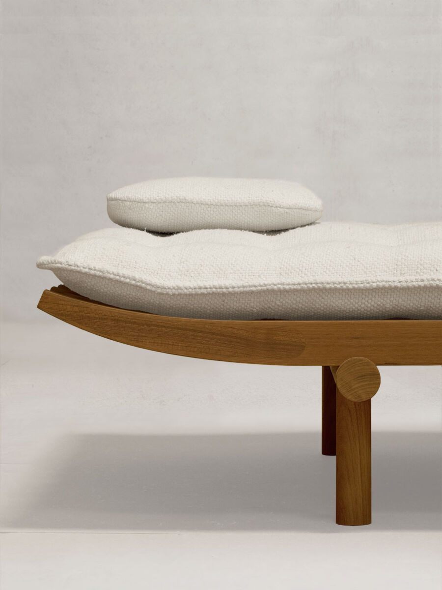 PHANTOM HANDS - Nandi Day Bed - Tempo