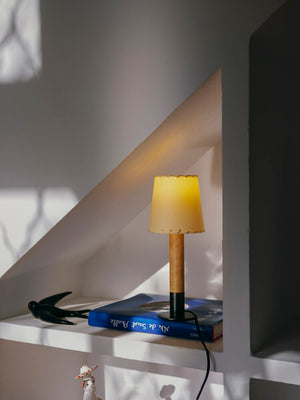 Básica Mínima Table Lamp