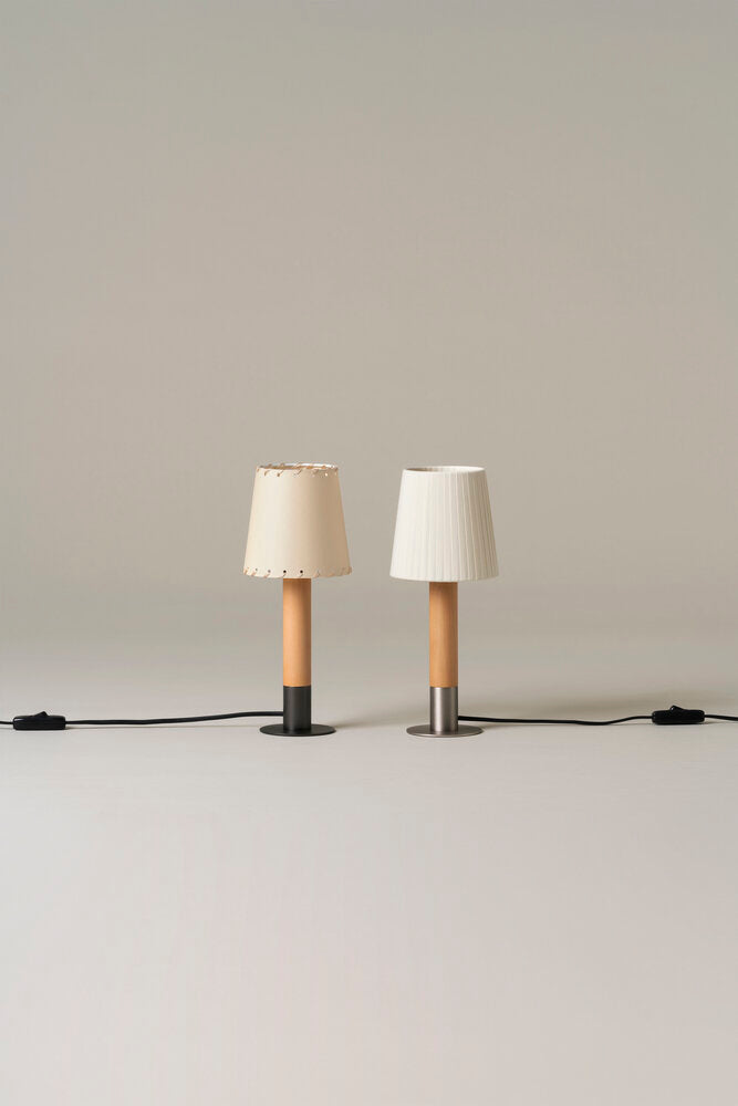 Básica Mínima Table Lamp