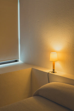 Básica Mínima Table Lamp