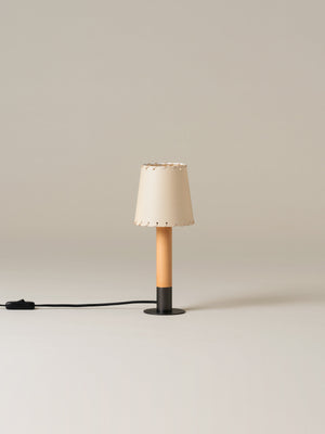 Básica Mínima Table Lamp