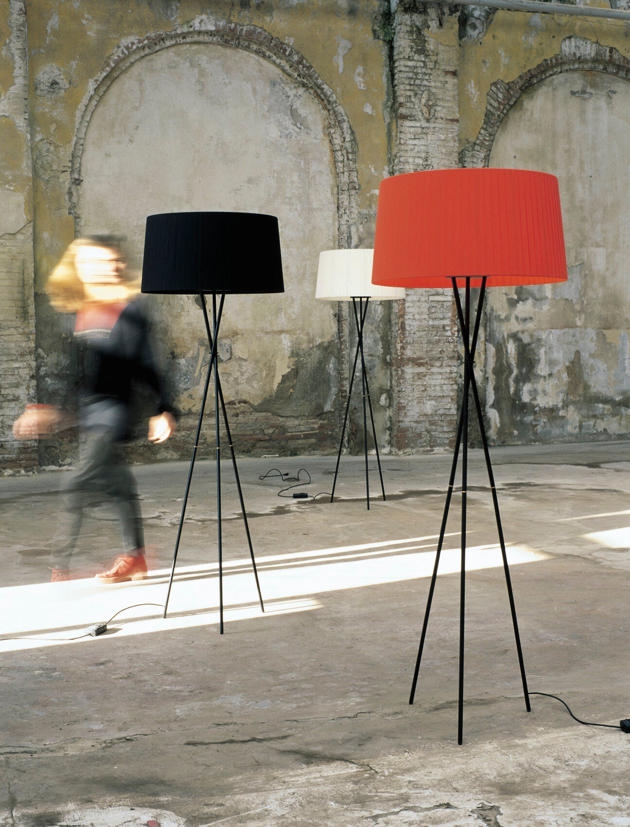 Trípode Floor Lamp