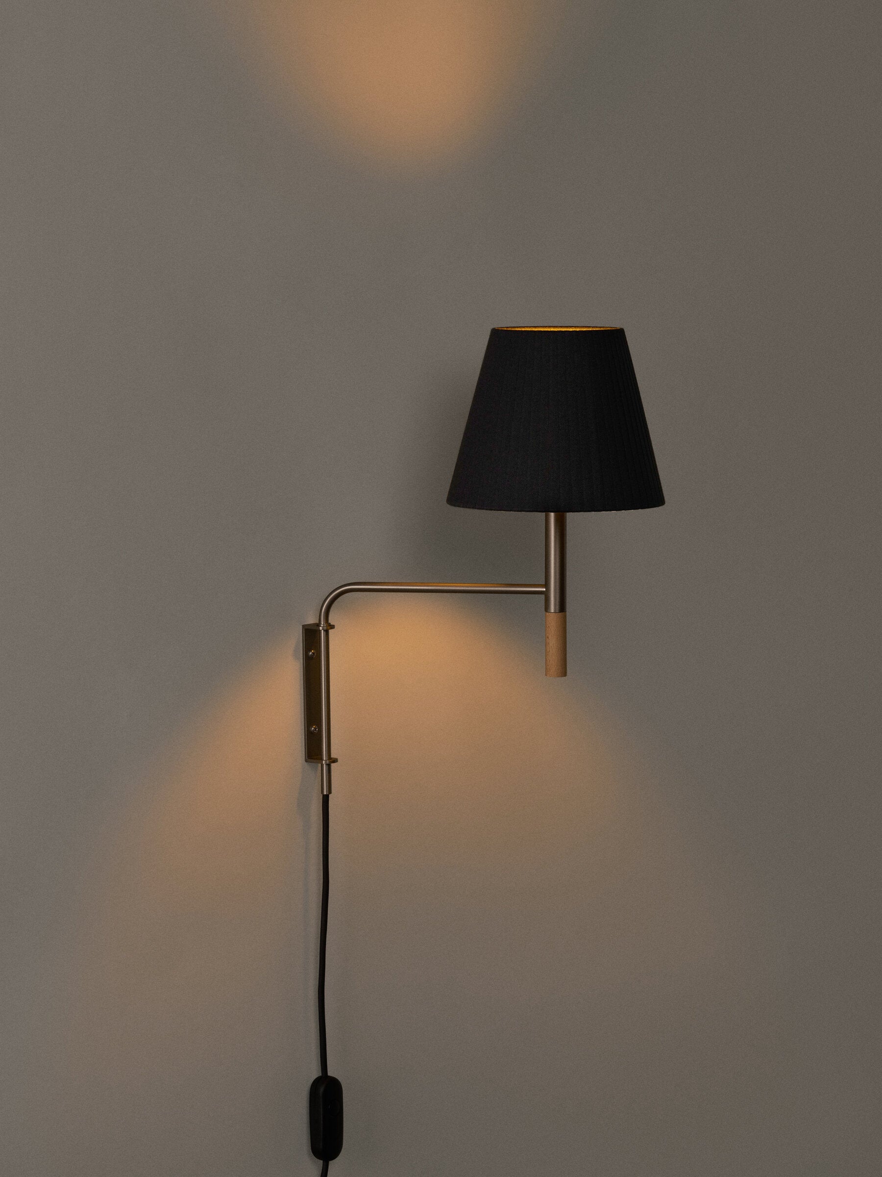 SANTA & COLE - BC Wall Lamp - Tempo