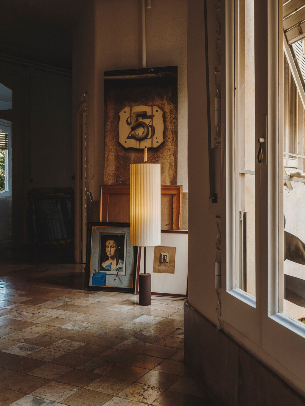 SANTA & COLE - Dórica Floor Lamp - Tempo