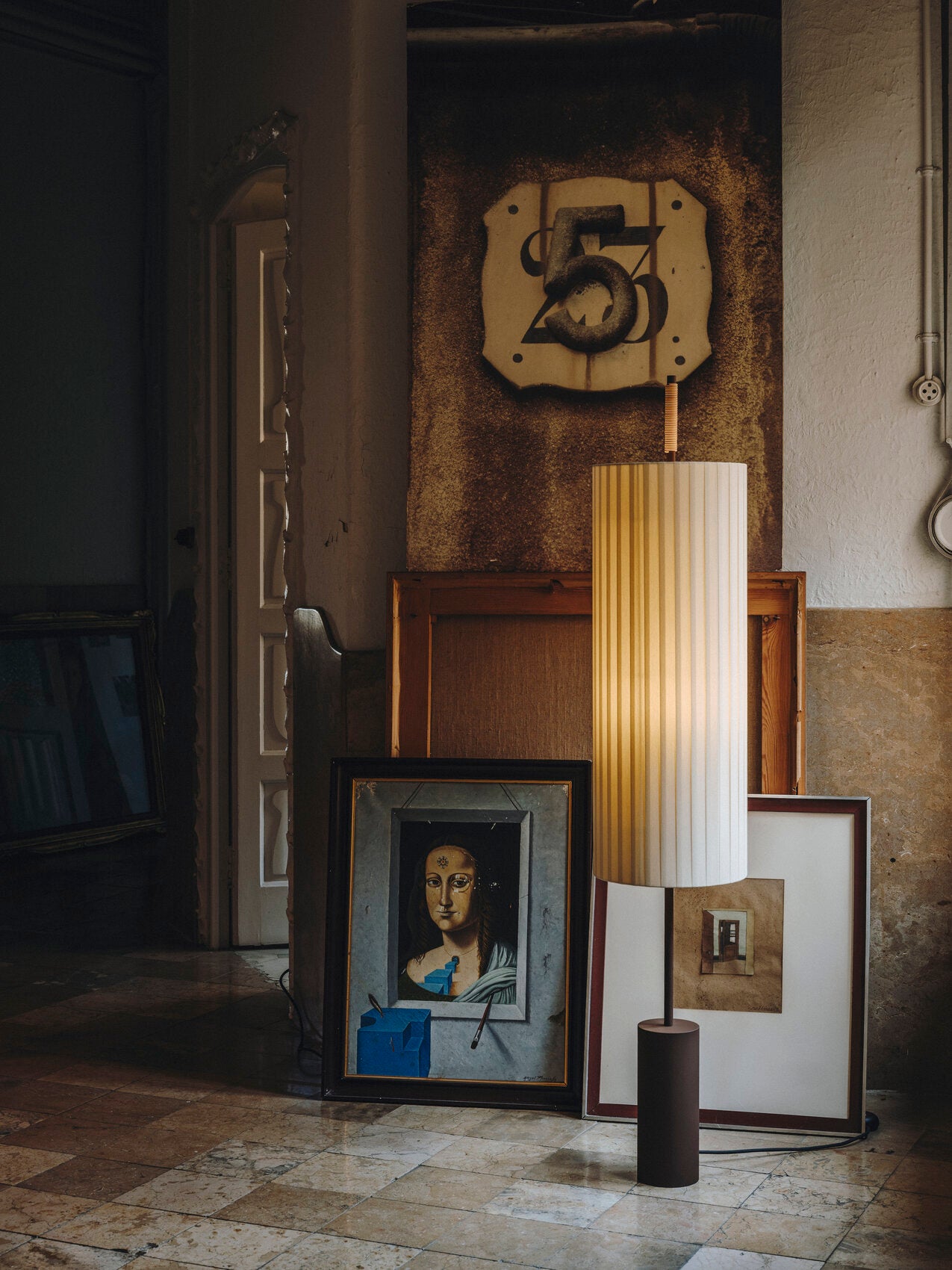 SANTA & COLE - Dórica Floor Lamp - Tempo