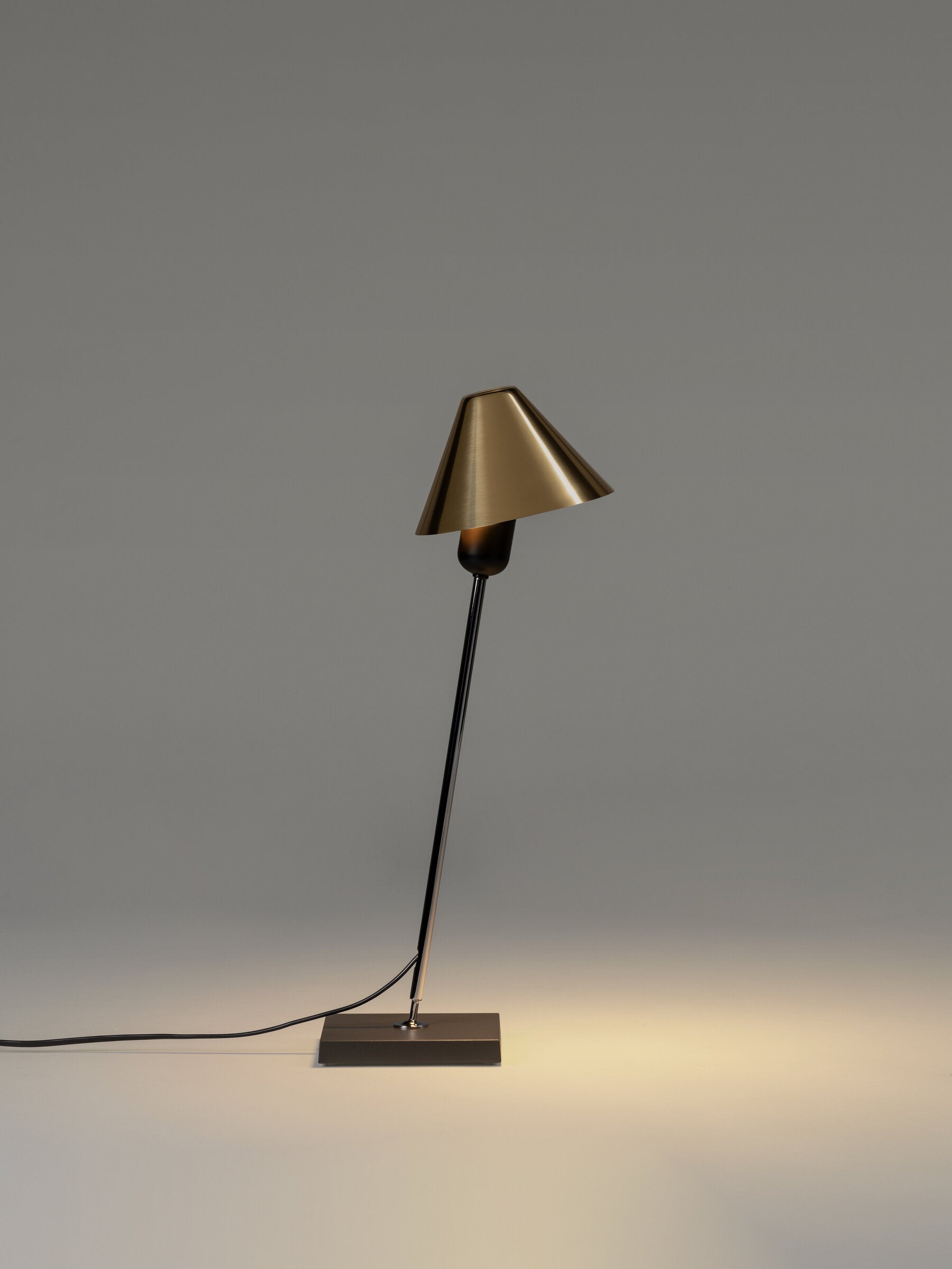 SANTA & COLE - Gira Table Lamp - Tempo