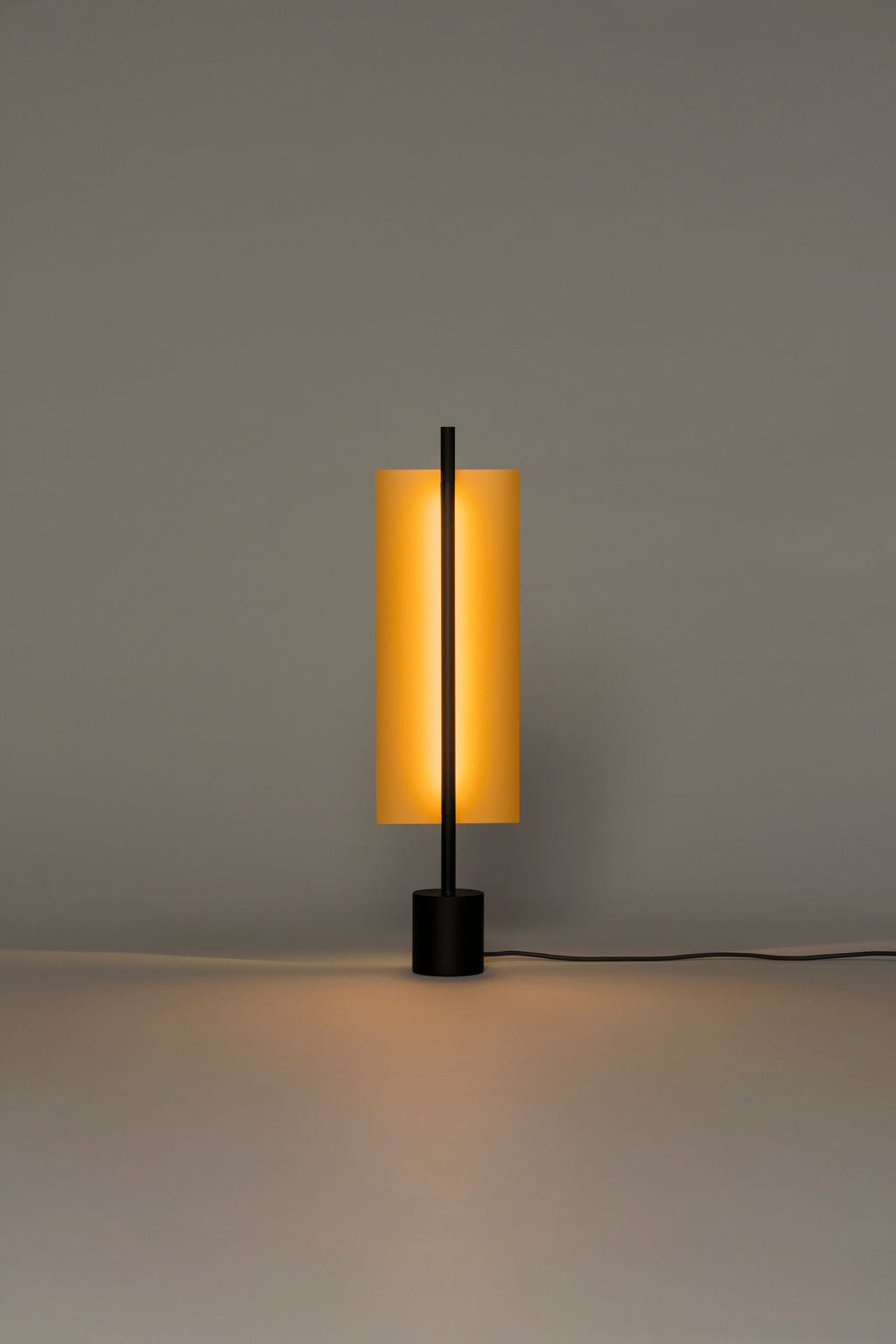 Lámina Dorada 45 Table Lamp