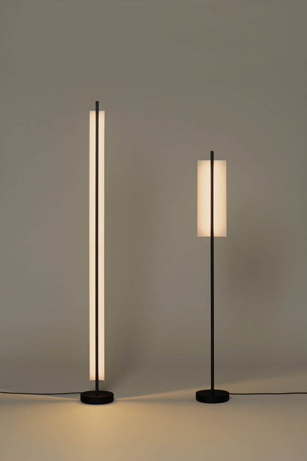 SANTA & COLE - Lámina 165 Floor Lamp - Tempo