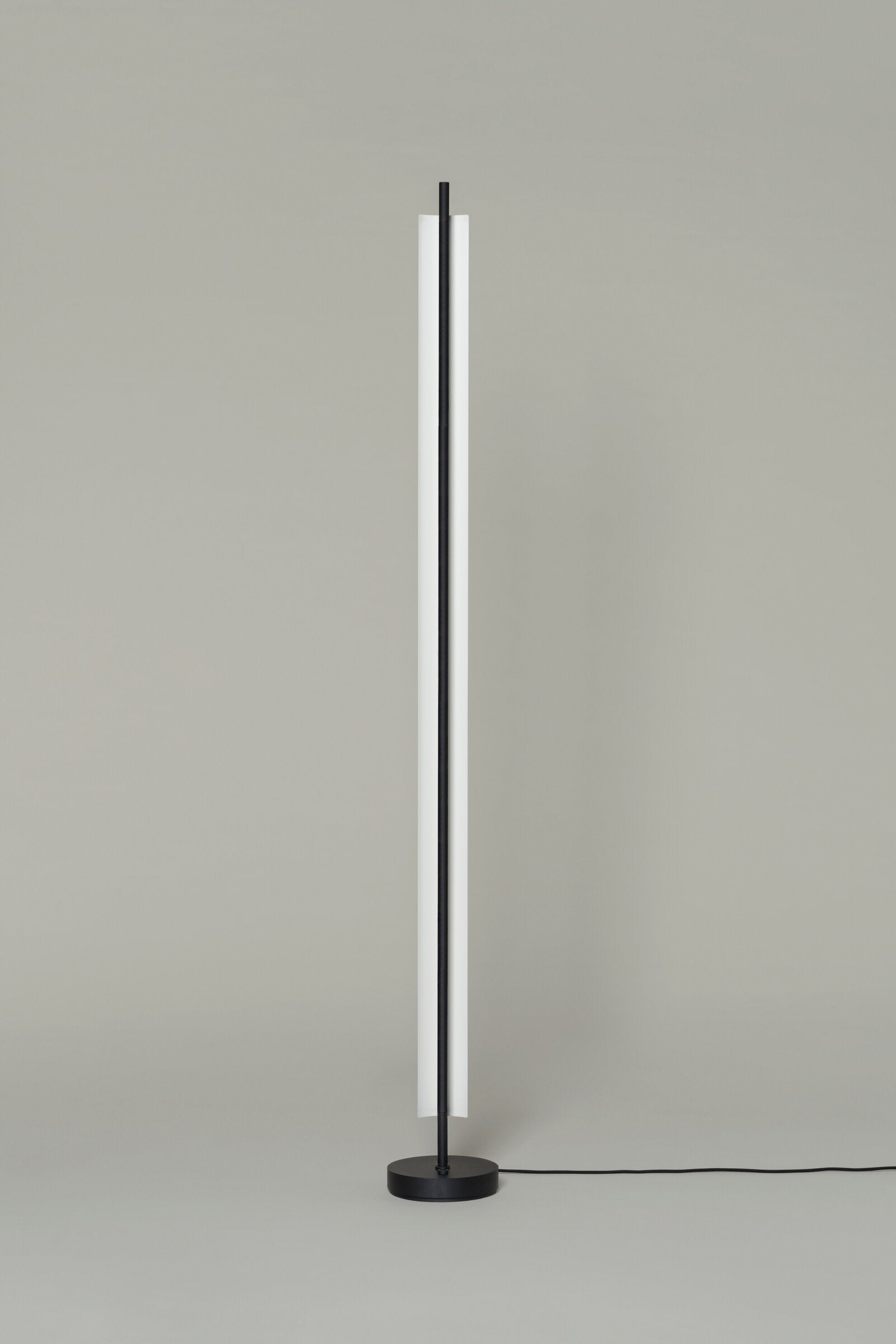 Lámina 165 Floor Lamp