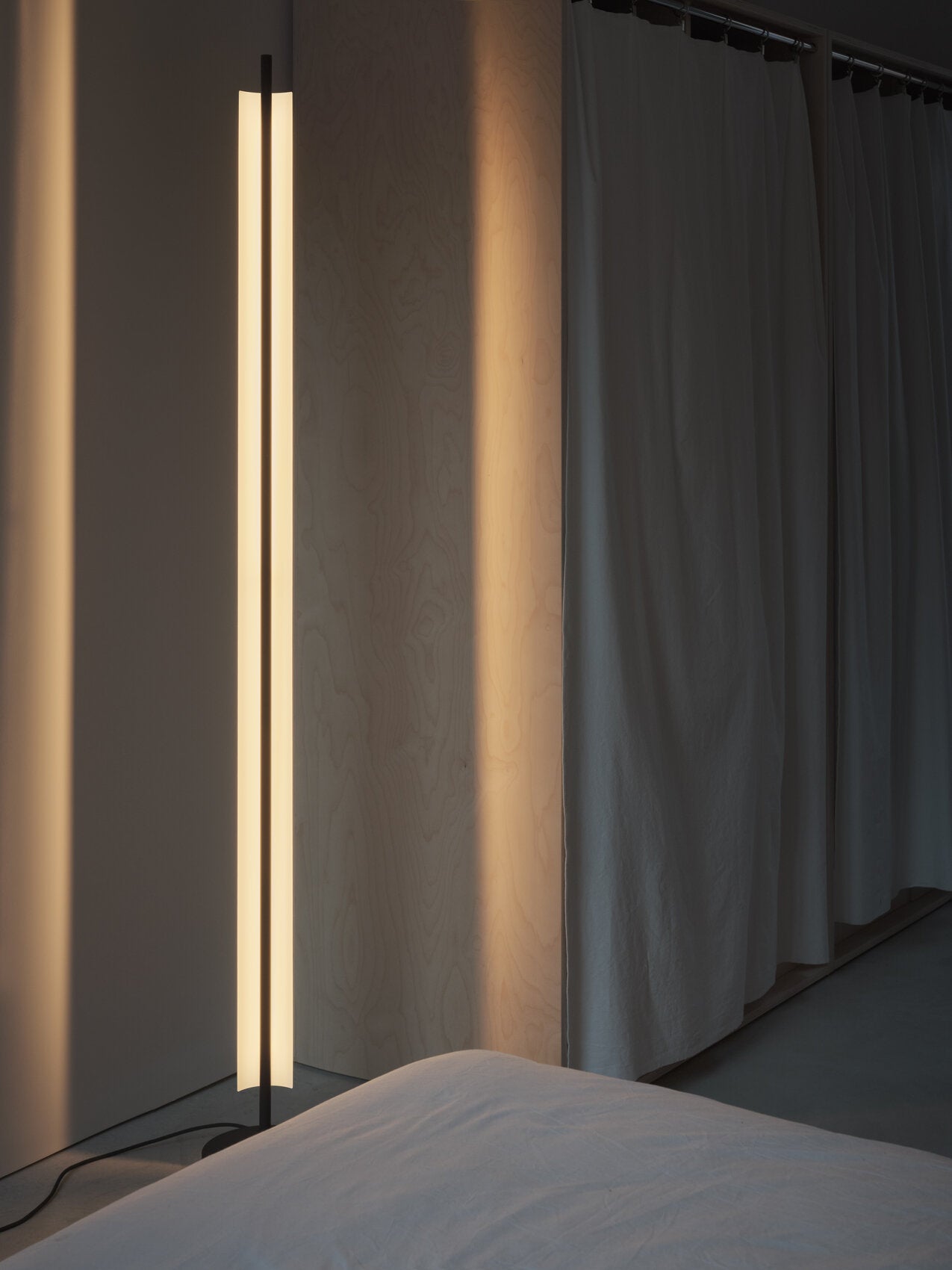 SANTA & COLE - Lámina 165 Floor Lamp - Tempo